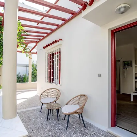 Private House - Garden - Glyfada Villa