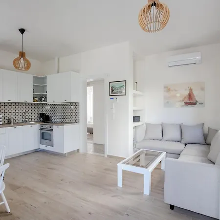 Private House - Garden - Glyfada *