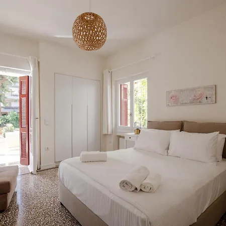 Private House - Garden - Glyfada Villa