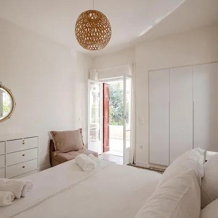 Private House - Garden - Glyfada *