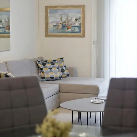 Riviera Living Apartment *