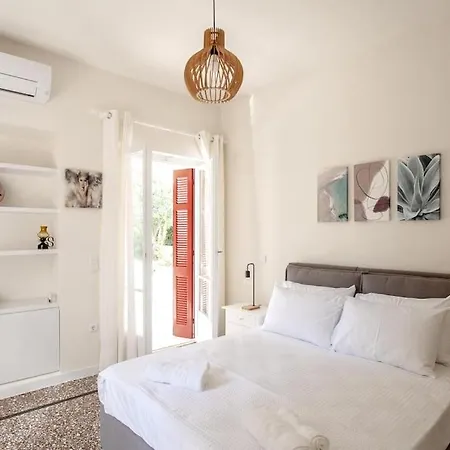 Private House - Garden - Glyfada Villa