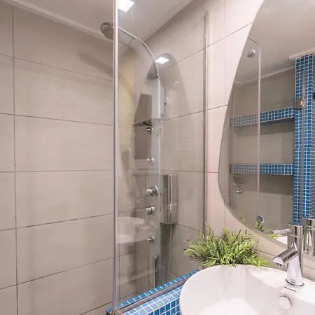 Oasis: Newly Renovated 2br In Center אתונה