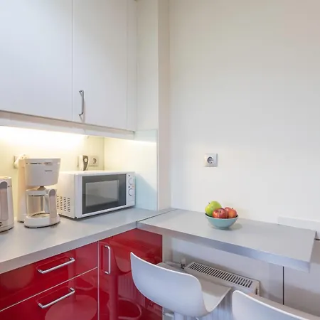 Oasis: Newly Renovated 2br In Center דירה