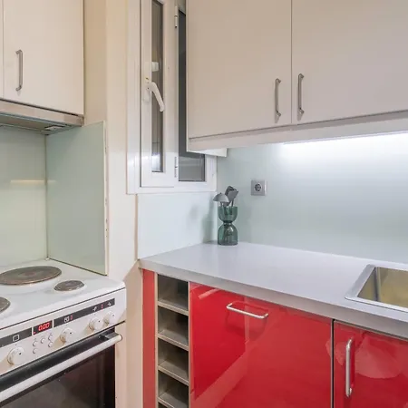 Oasis: Newly Renovated 2br In Center דירה אתונה