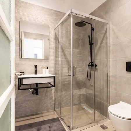 Ranny House Athens