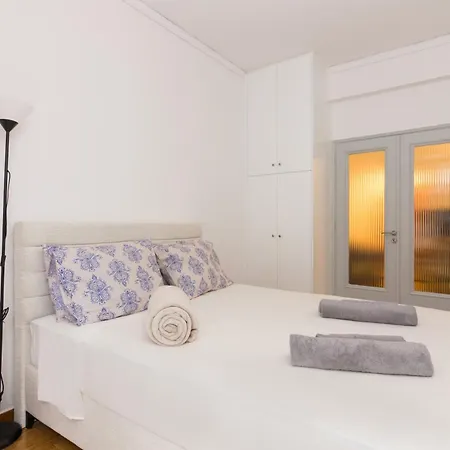 Apartment Two Bedroom Apt Near Hilton *