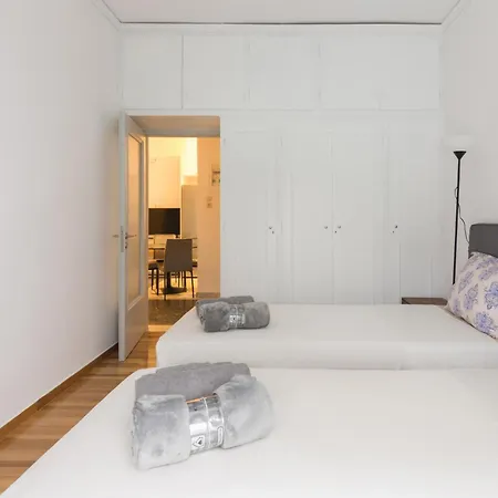 Two Bedroom Apt Near Hilton