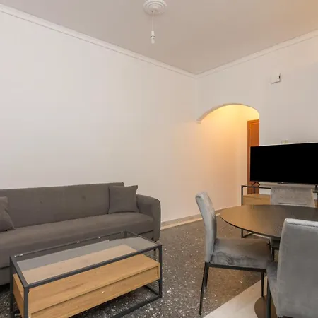 Two Bedroom Apt Near Hilton Apartment *