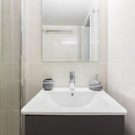 Διαμέρισμα Two Bedroom Apt Near Hilton *