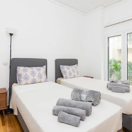 Two Bedroom Apt Near Hilton *