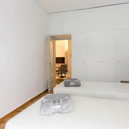 Apartment Two Bedroom Apt Near Hilton Athens