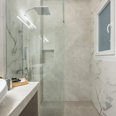 Luxurius In Megaro Mousikis Metro Station Apartment *