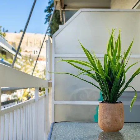 Spacious With Partial Acropolis View Apartment Athens