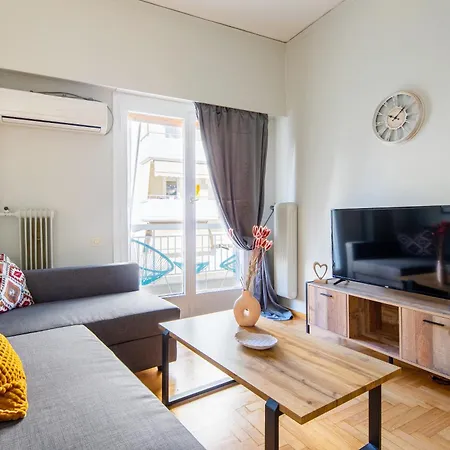 Spacious With Partial Acropolis View Apartment Athens