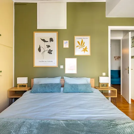 Spacious With Partial Acropolis View Athens