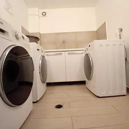 Zappa 2-bedroom In Apartment *