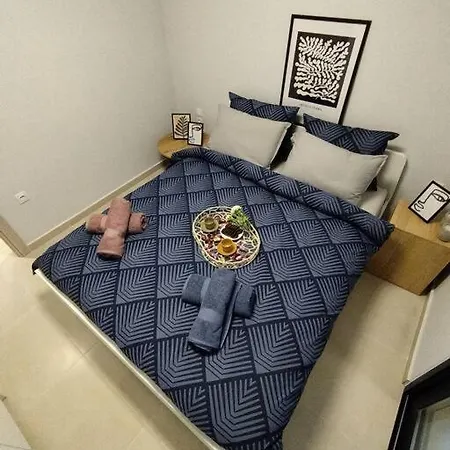 Floral 1 - Ground Floor With Courtyard And Private Parking! Apartment *