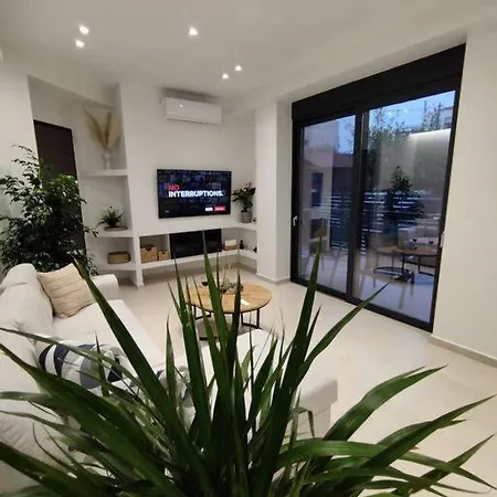 Apartment Floral 1 - Ground Floor With Courtyard And Private Parking!