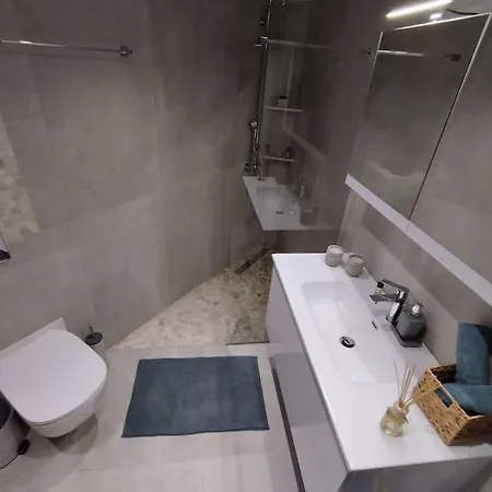 Apartment Floral 1 - Ground Floor With Courtyard And Private Parking! *