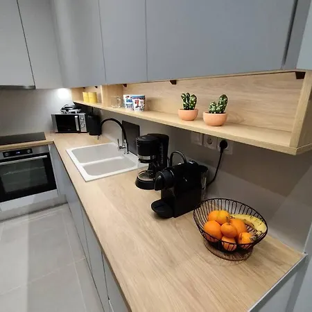 Apartment Floral 1 - Ground Floor With Courtyard And Private Parking!