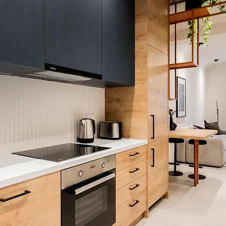 Sleek 1br Escape In By Upstreet Apartment