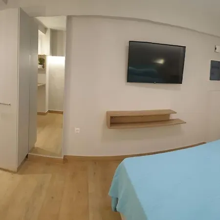 Stylish Near Hilton, Self Check-in!