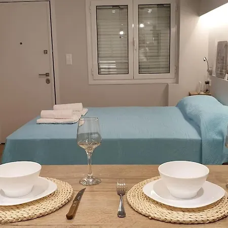 Stylish Near Hilton, Self Check-in! Apartment Athens