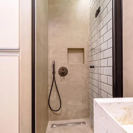 Renovated Kallimarmaro In Historic Center *