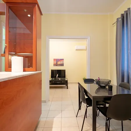 Neos Kosmos Metro St. 1 Bedroom Semi-basement Flat * Athens