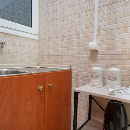 Neos Kosmos Metro St. 1 Bedroom Semi-basement Flat Athens