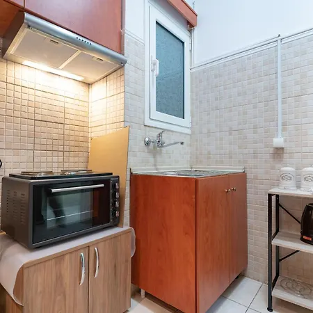Neos Kosmos Metro St. 1 Bedroom Semi-basement Flat *