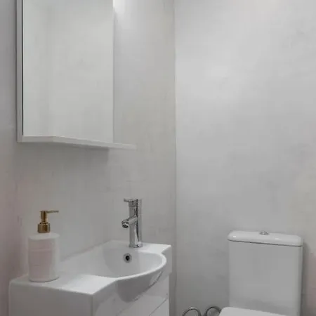 Modern In Athens, Petralona Apartment *