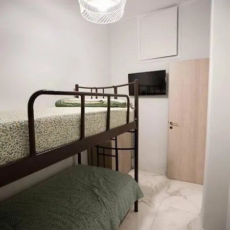 Center Apartment *