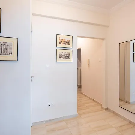Modern In With Acropolis & Mt Lycabettus View Athènes