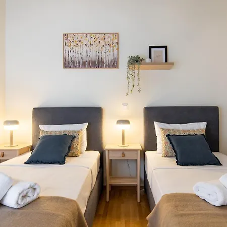 Zephyr 3-bedroom In * Athens