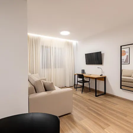 Apartment Earos Urban Living