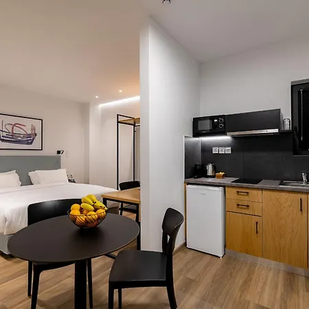 Apartment Earos Urban Living