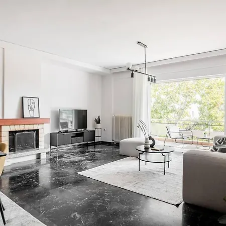 Capacious 3br In The Heart Of Marousi * Athens