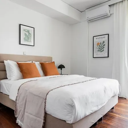 Capacious 3br In The Heart Of Marousi Athens