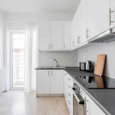 Capacious 3br In The Heart Of Marousi *