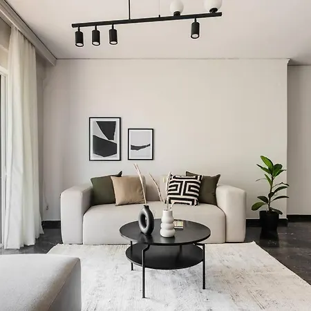 Capacious 3br In The Heart Of Marousi