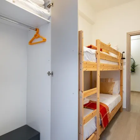 Zappa 2-bedroom In Apartment