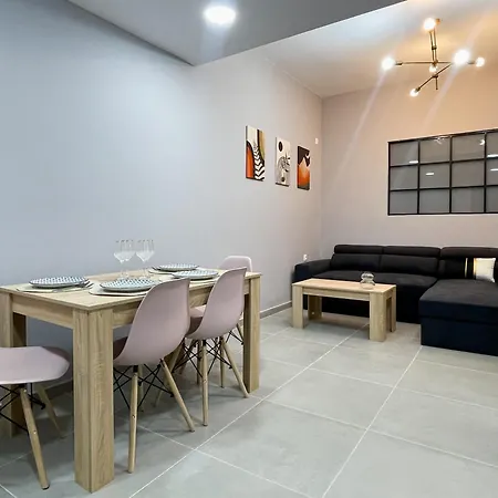3-bedroom Fabulous In The City Center