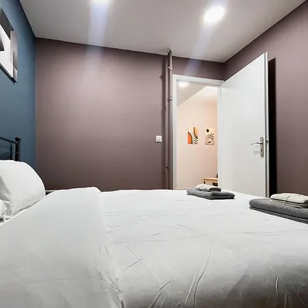 3-bedroom Fabulous In The City Center Apartment *