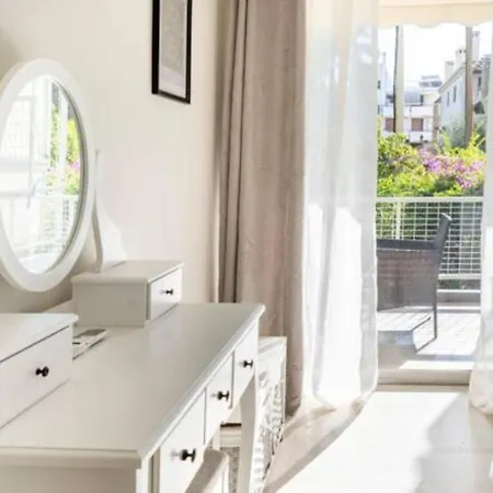 Seaside Beauty 5 Min Vouliagmeni Apartment *