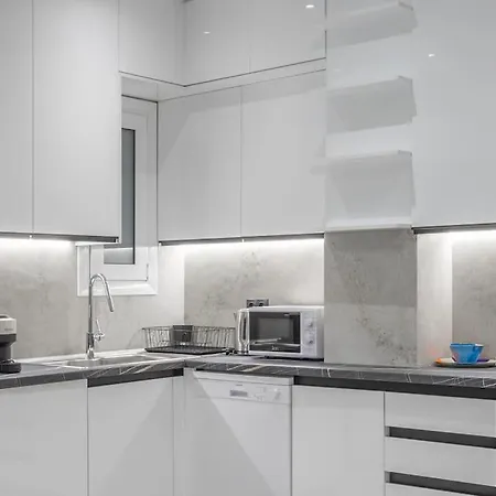 Contemporary Comfort In Apartment