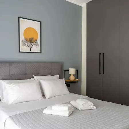 Contemporary Comfort In Διαμέρισμα