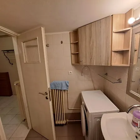 αθηναϊκό 5 Athens