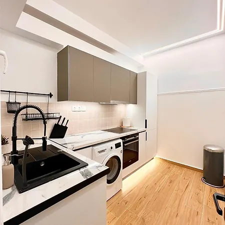 Cute Studio In Center Of * Αθήνα